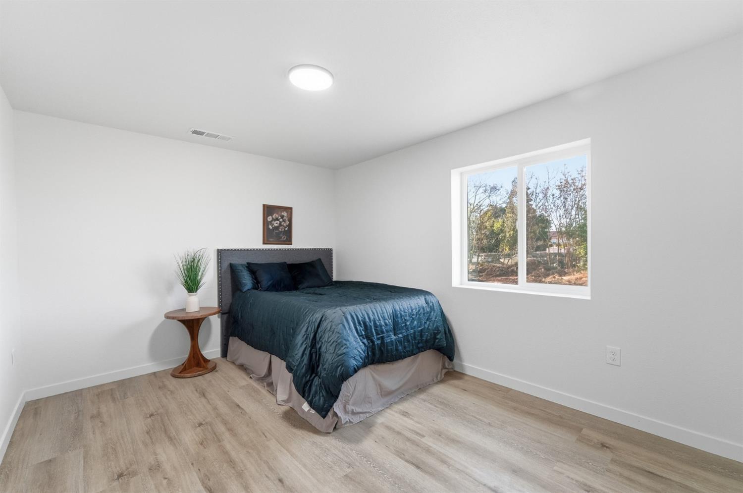 696 Pedersen Rd, Oakdale, CA 95361