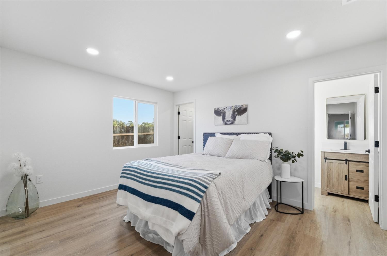 696 Pedersen Rd, Oakdale, CA 95361