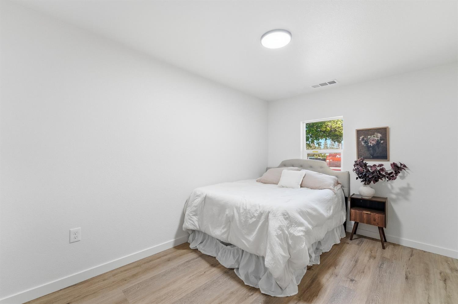 696 Pedersen Rd, Oakdale, CA 95361