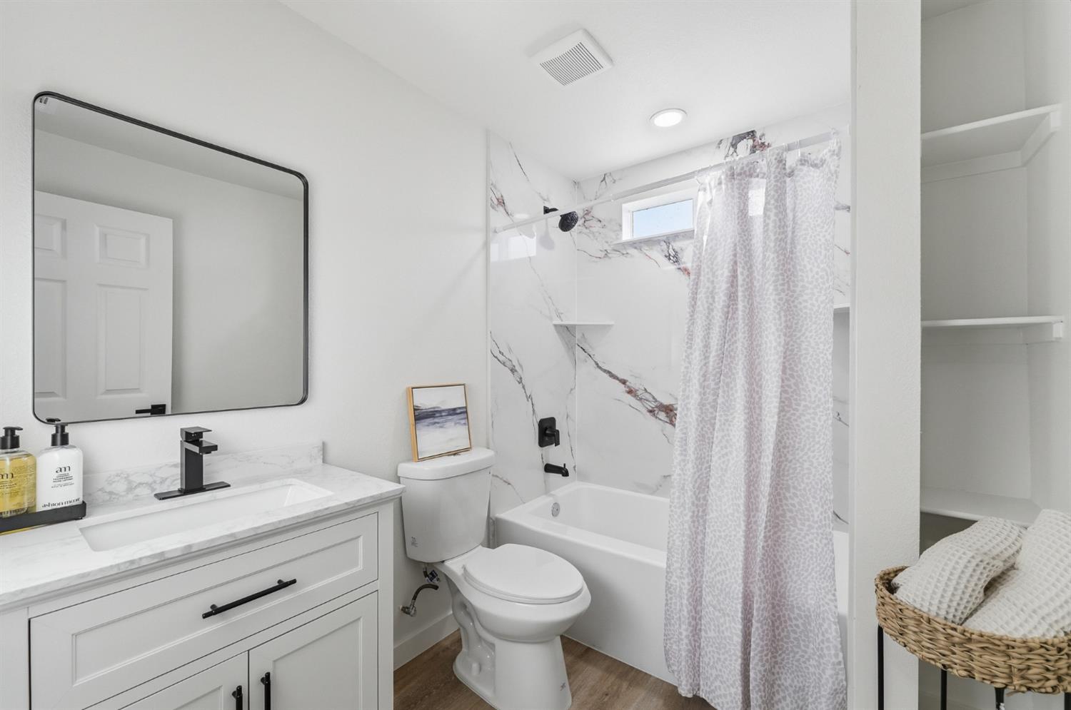 696 Pedersen Rd, Oakdale, CA 95361