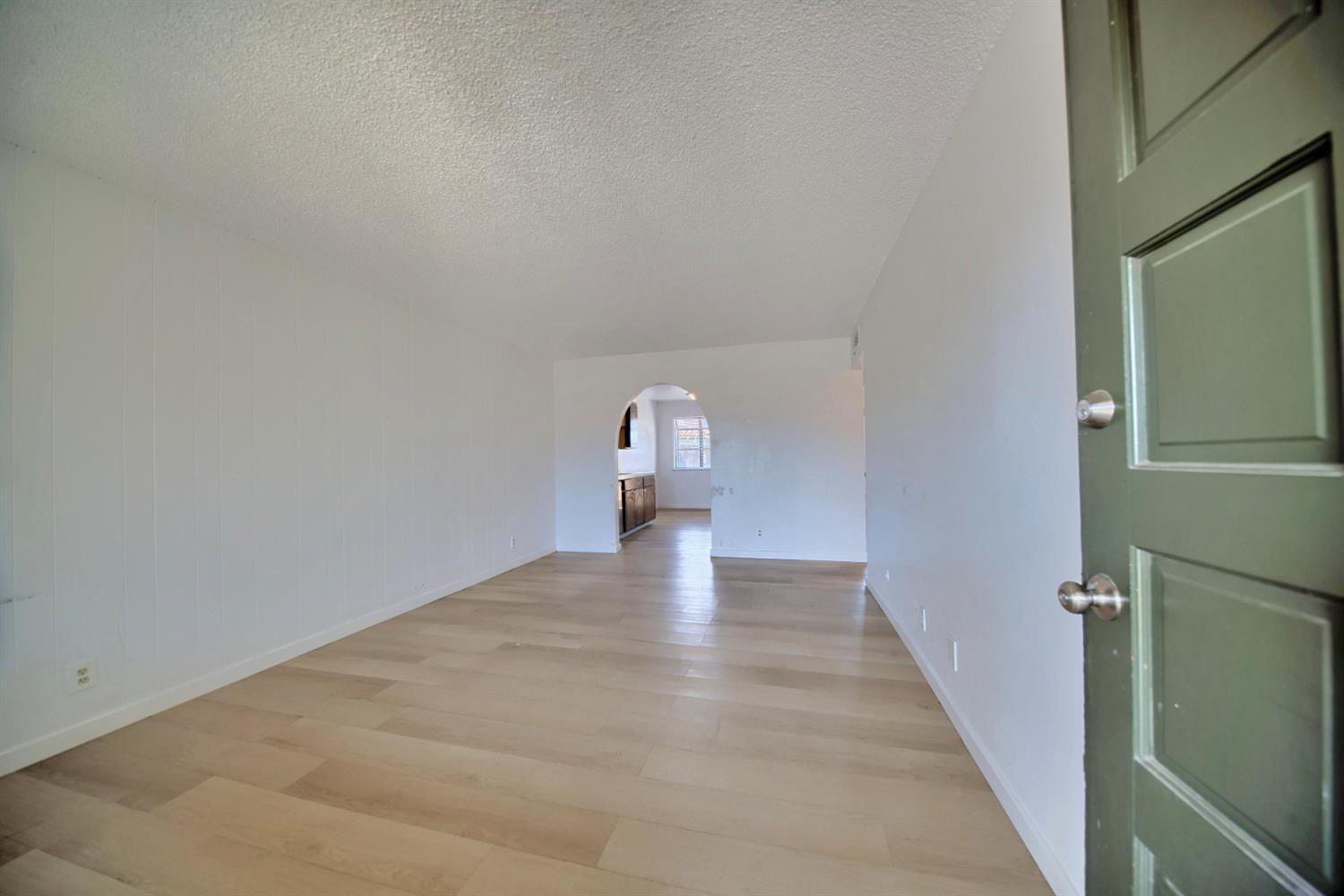 4002 E Dakota Ave, Fresno, CA 93726