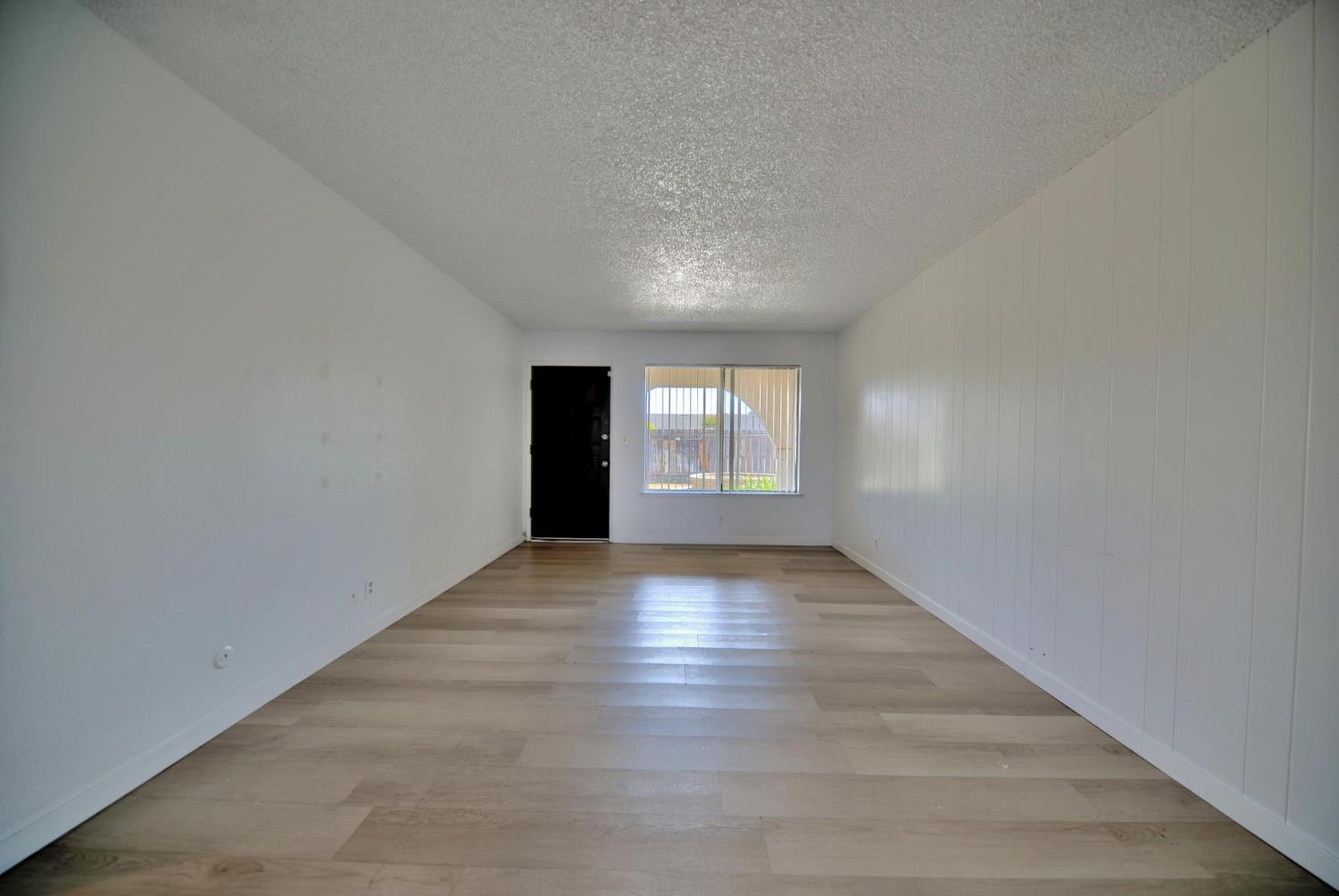 4002 E Dakota Ave, Fresno, CA 93726