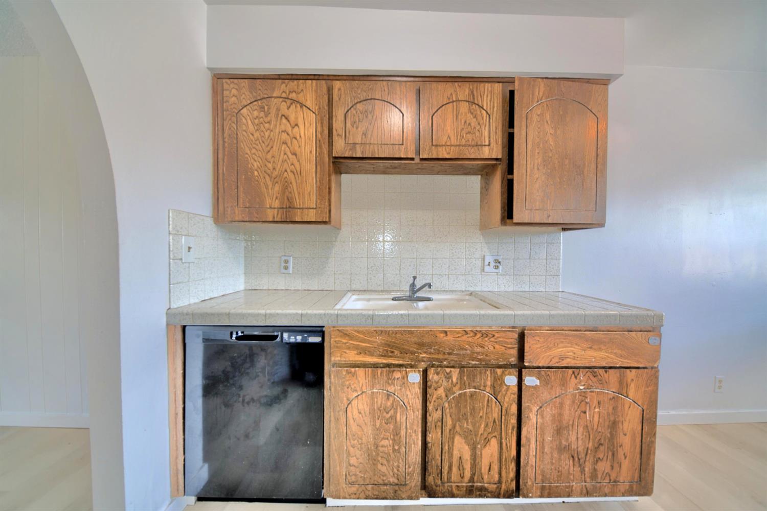 4002 E Dakota Ave, Fresno, CA 93726