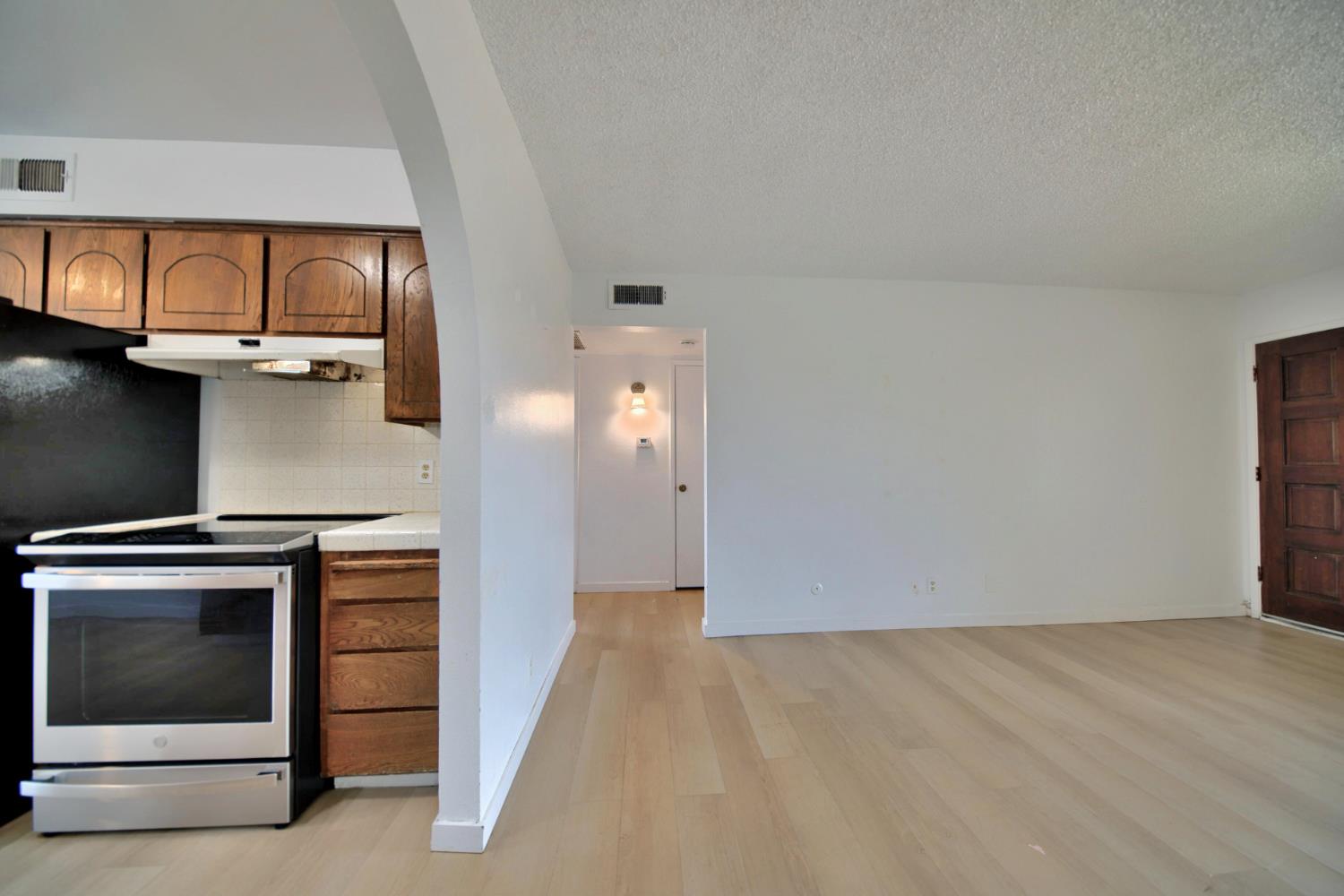 4002 E Dakota Ave, Fresno, CA 93726