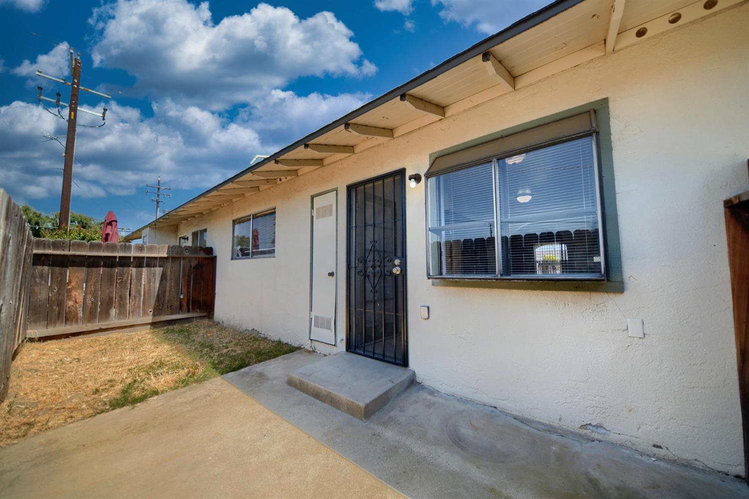 4002 E Dakota Ave, Fresno, CA 93726