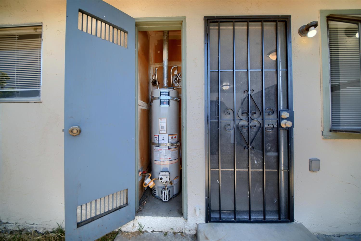 4002 E Dakota Ave, Fresno, CA 93726