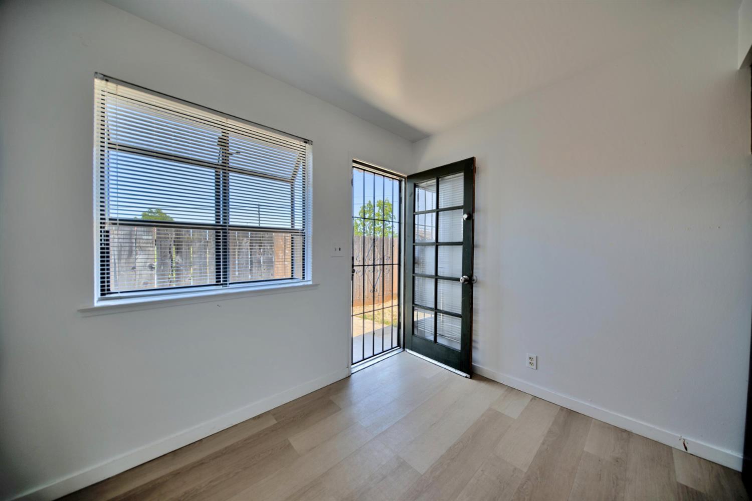 4002 E Dakota Ave, Fresno, CA 93726