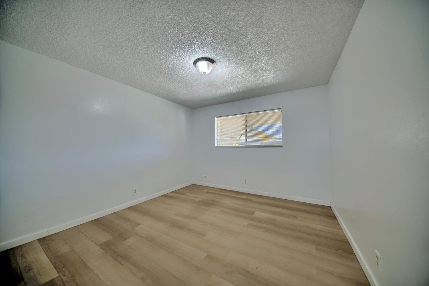 4002 E Dakota Ave, Fresno, CA 93726