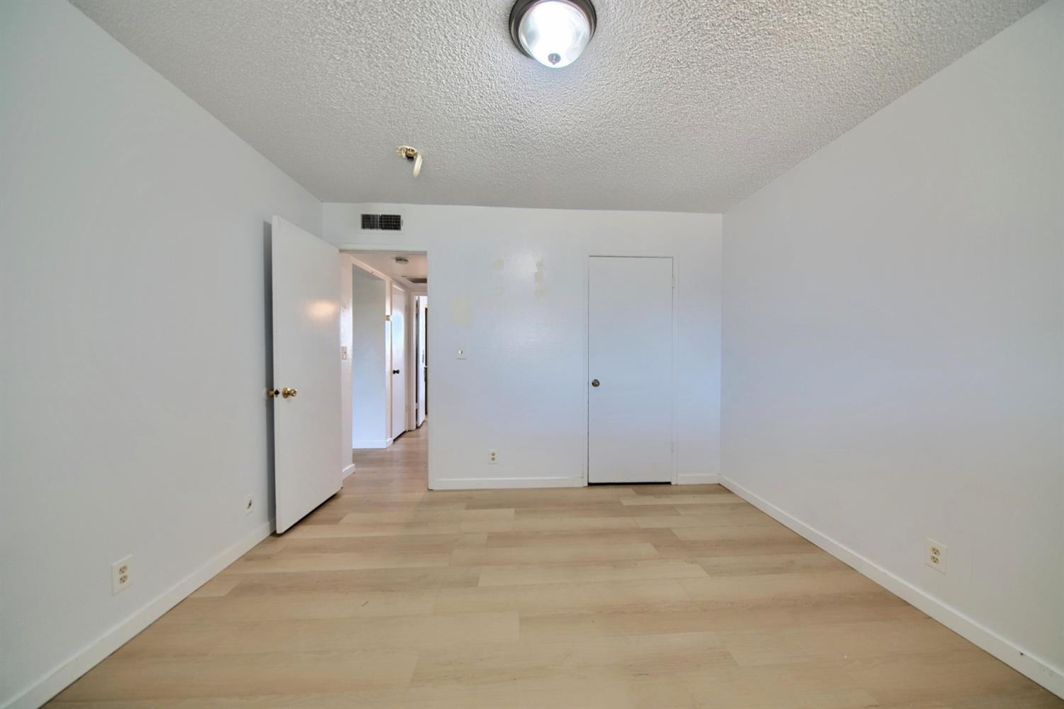 4002 E Dakota Ave, Fresno, CA 93726