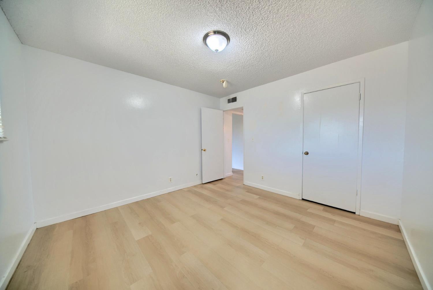 4002 E Dakota Ave, Fresno, CA 93726