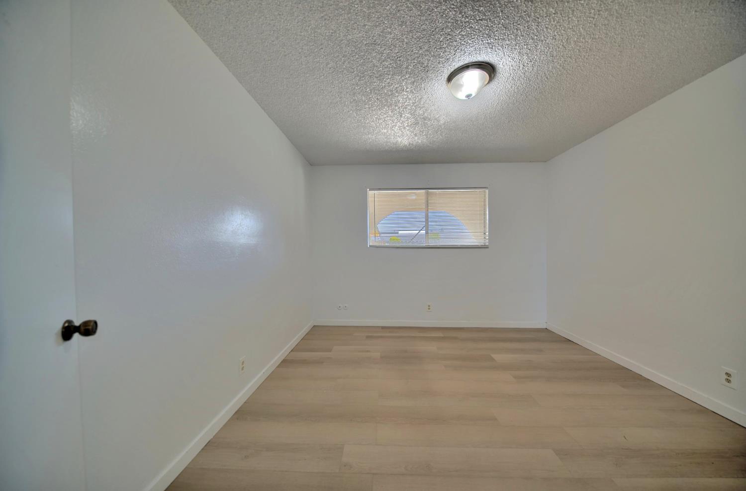 4002 E Dakota Ave, Fresno, CA 93726