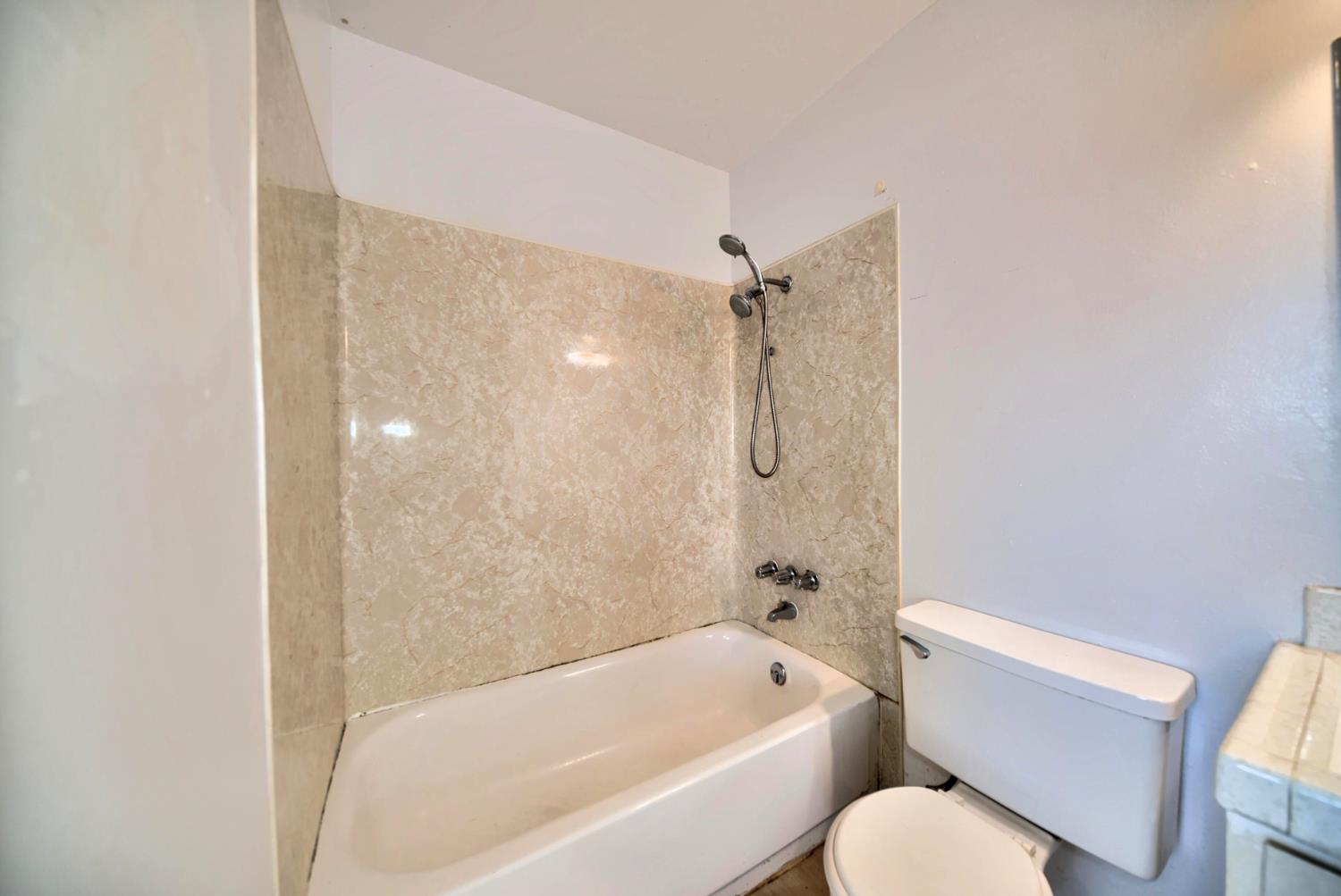 4002 E Dakota Ave, Fresno, CA 93726