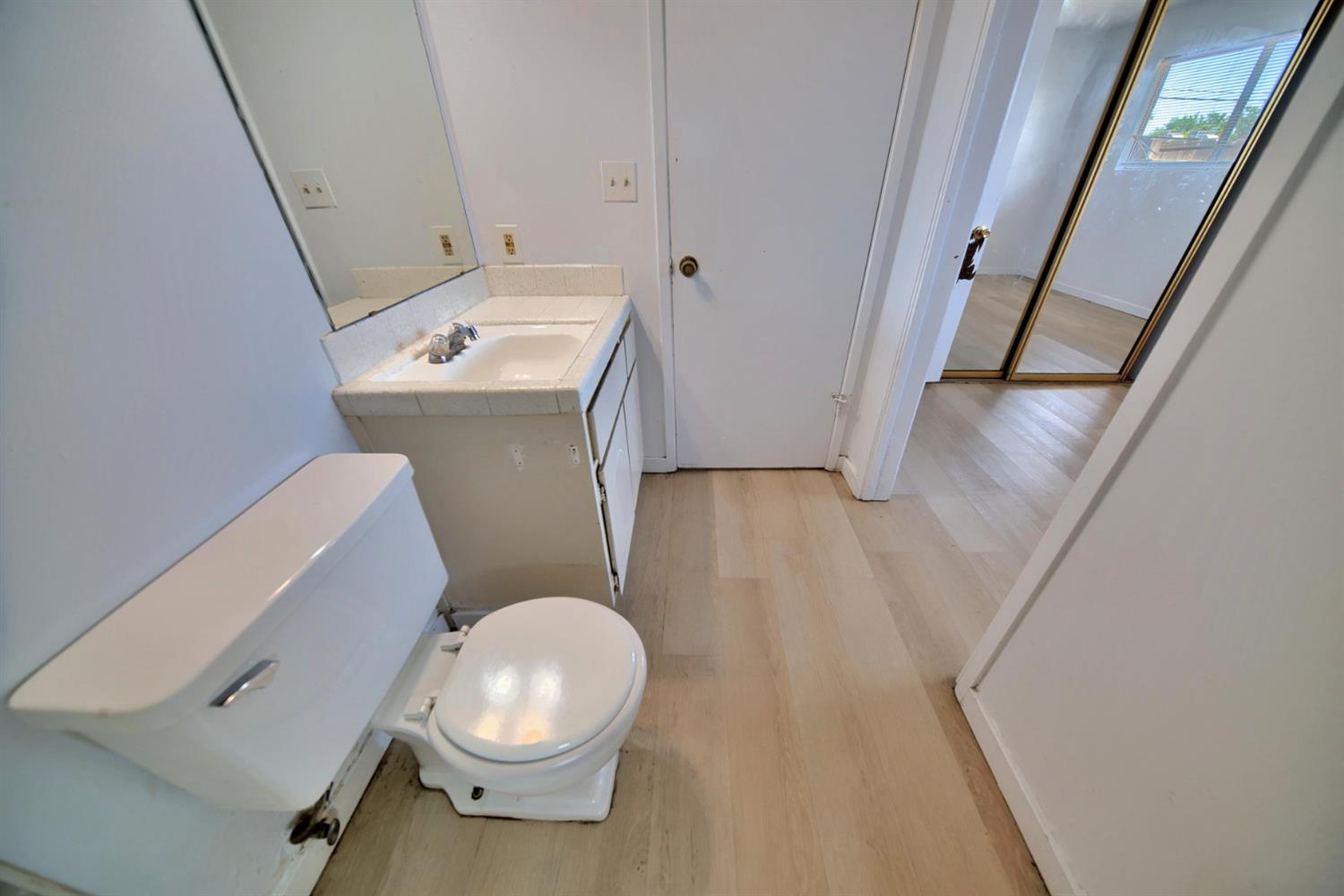 4002 E Dakota Ave, Fresno, CA 93726