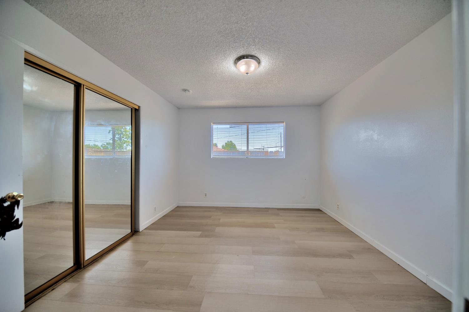 4002 E Dakota Ave, Fresno, CA 93726