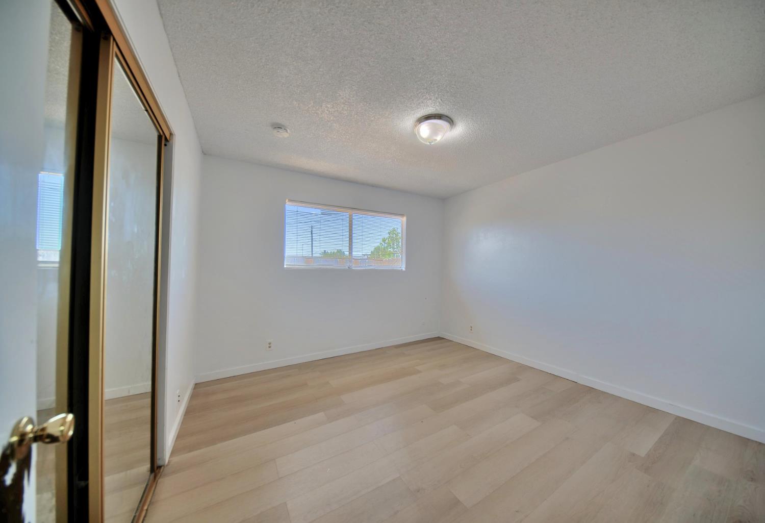 4002 E Dakota Ave, Fresno, CA 93726