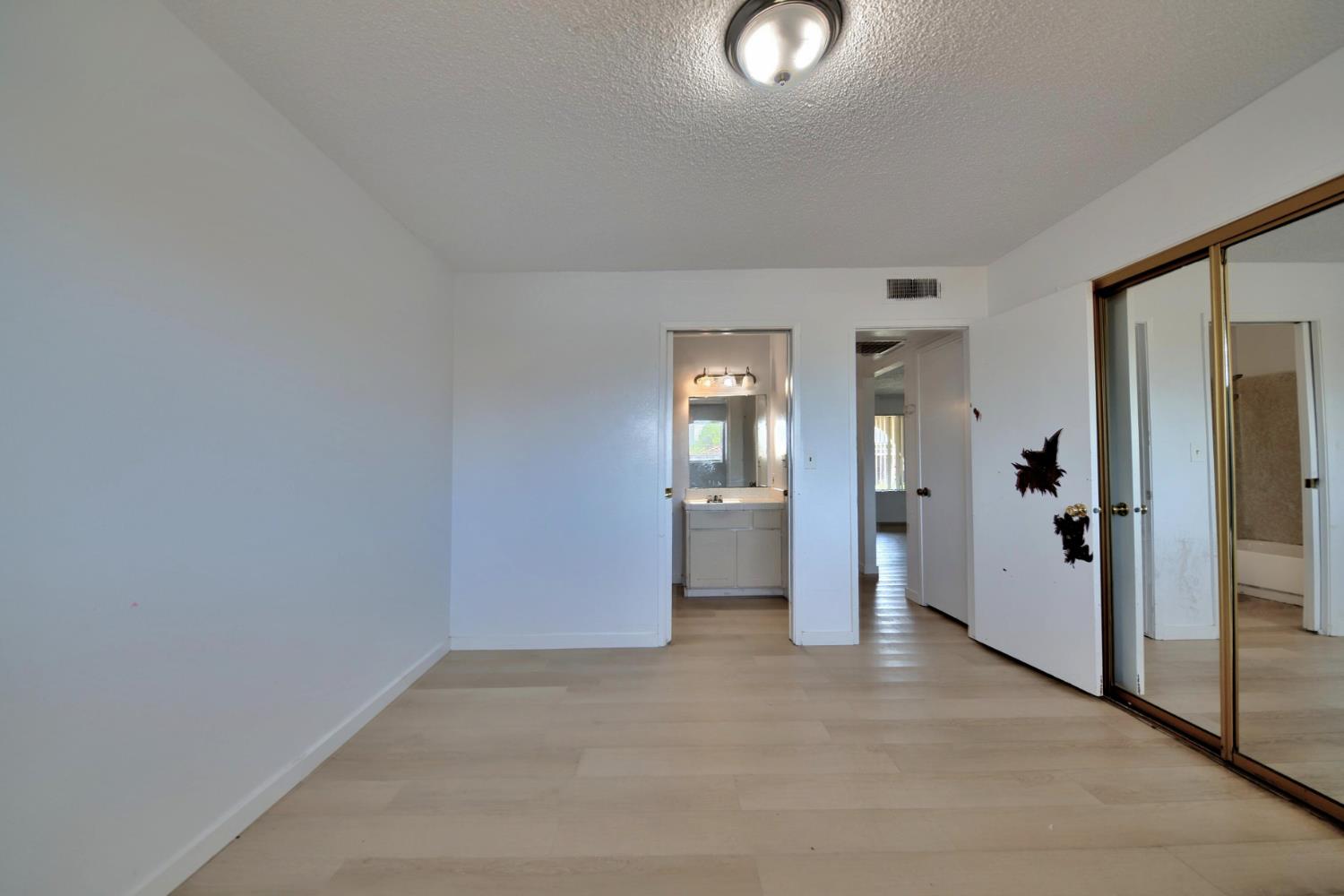 4002 E Dakota Ave, Fresno, CA 93726