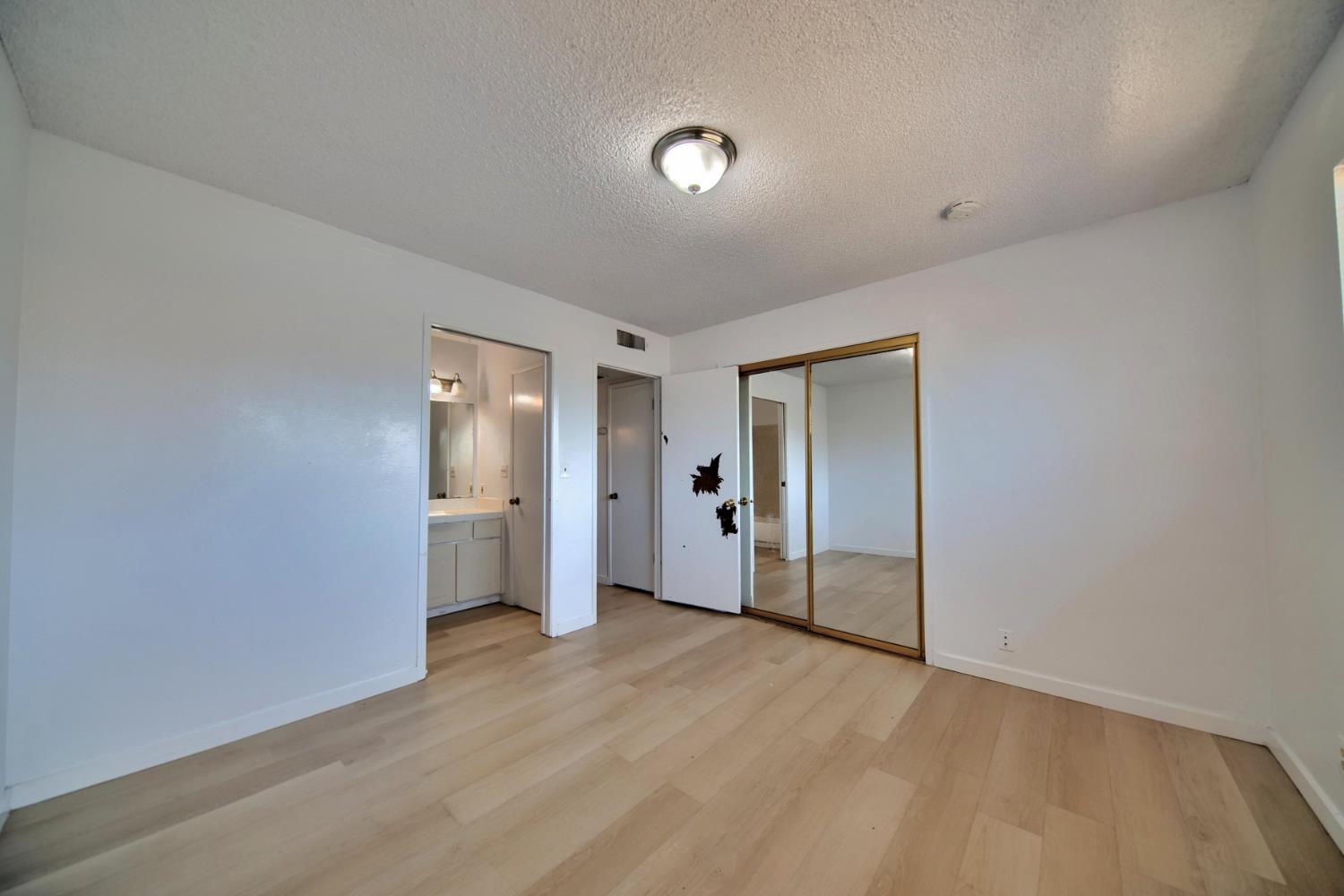 4002 E Dakota Ave, Fresno, CA 93726