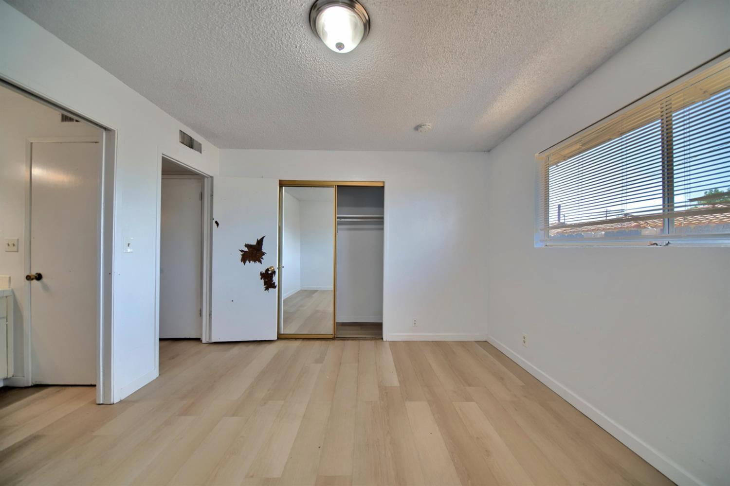 4002 E Dakota Ave, Fresno, CA 93726