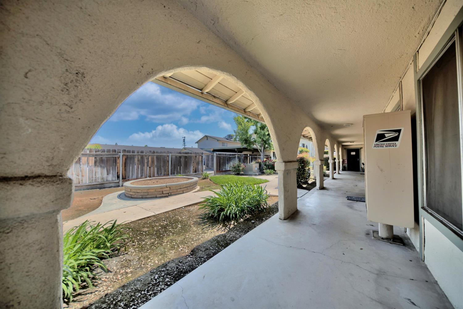 4002 E Dakota Ave, Fresno, CA 93726