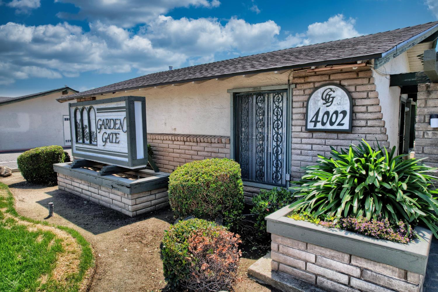 4002 E Dakota Ave, Fresno, CA 93726