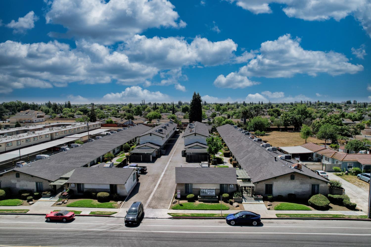 4002 E Dakota Ave, Fresno, CA 93726