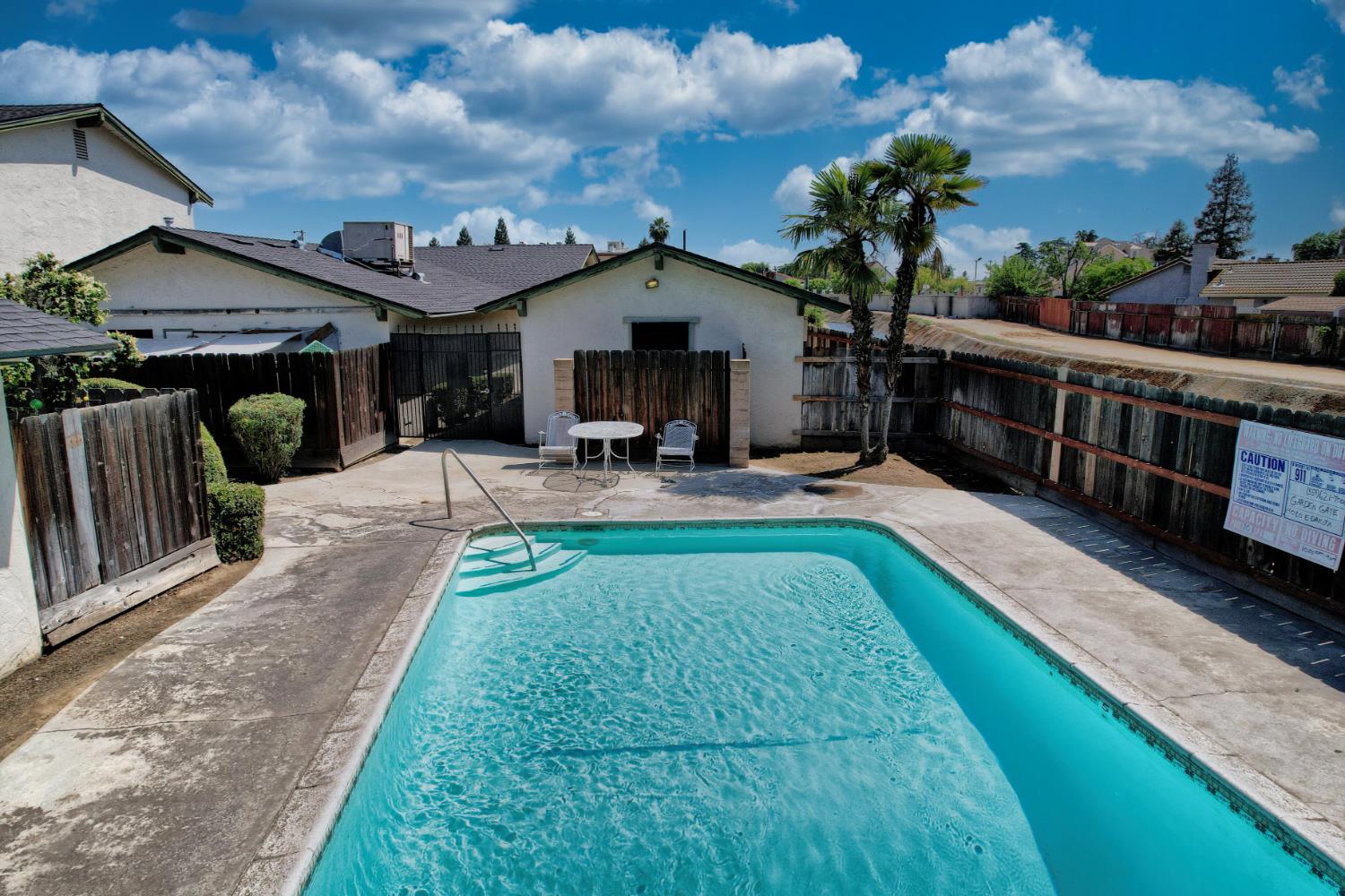 4002 E Dakota Ave, Fresno, CA 93726