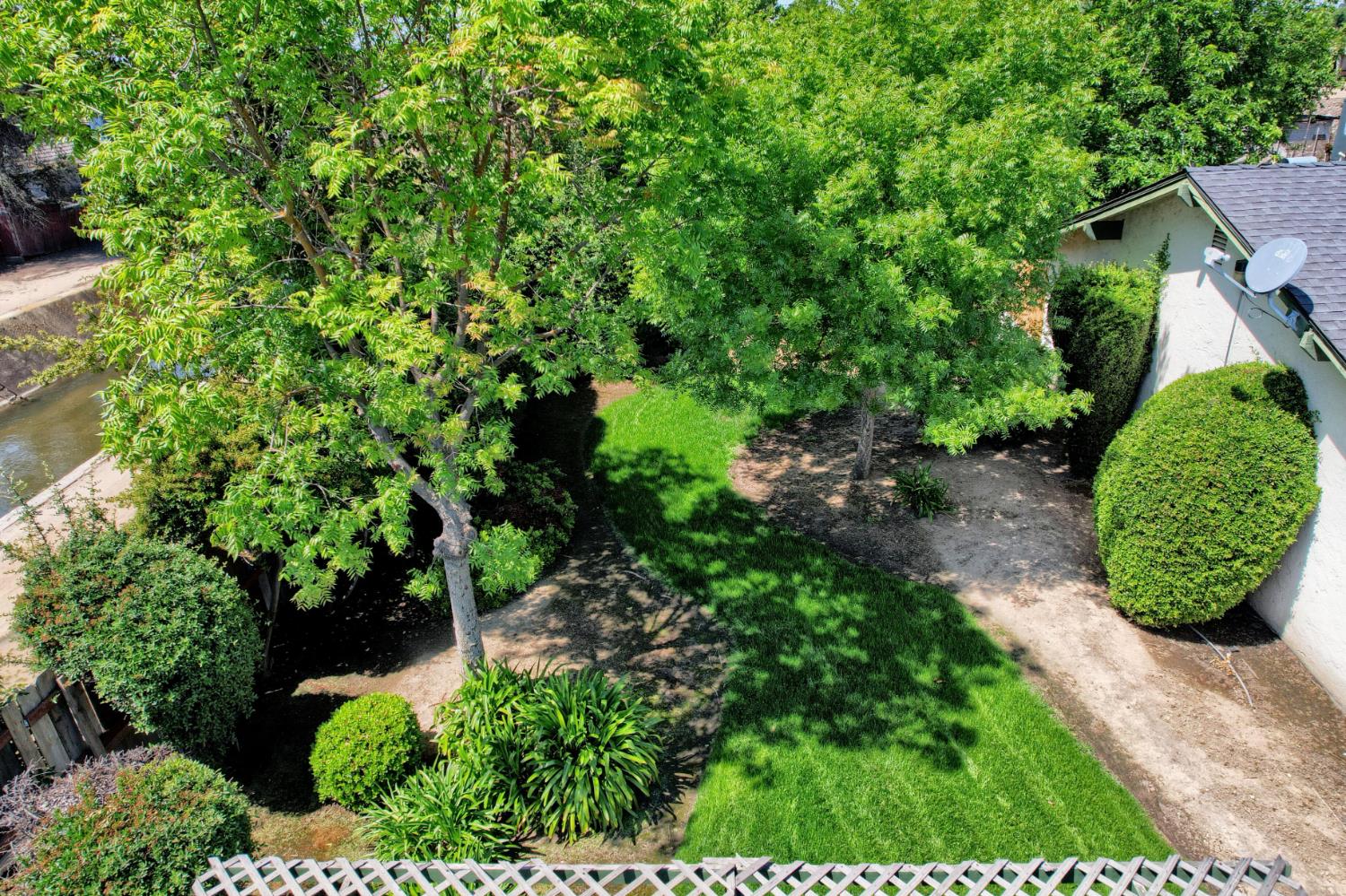 4002 E Dakota Ave, Fresno, CA 93726