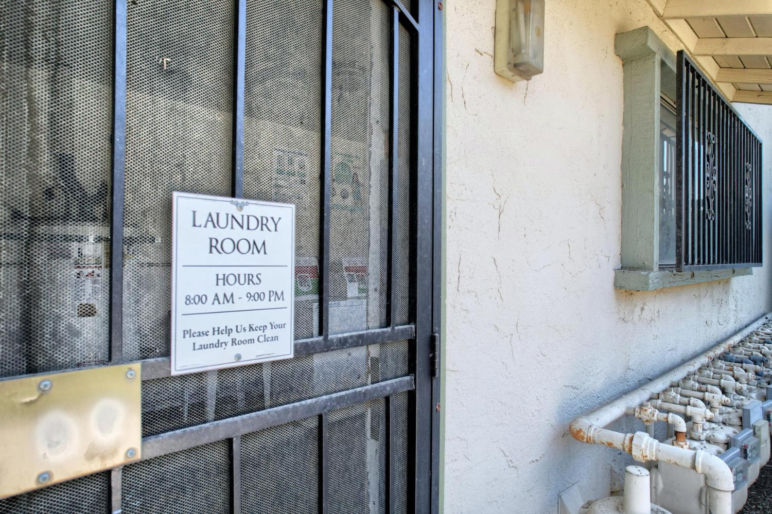 4002 E Dakota Ave, Fresno, CA 93726