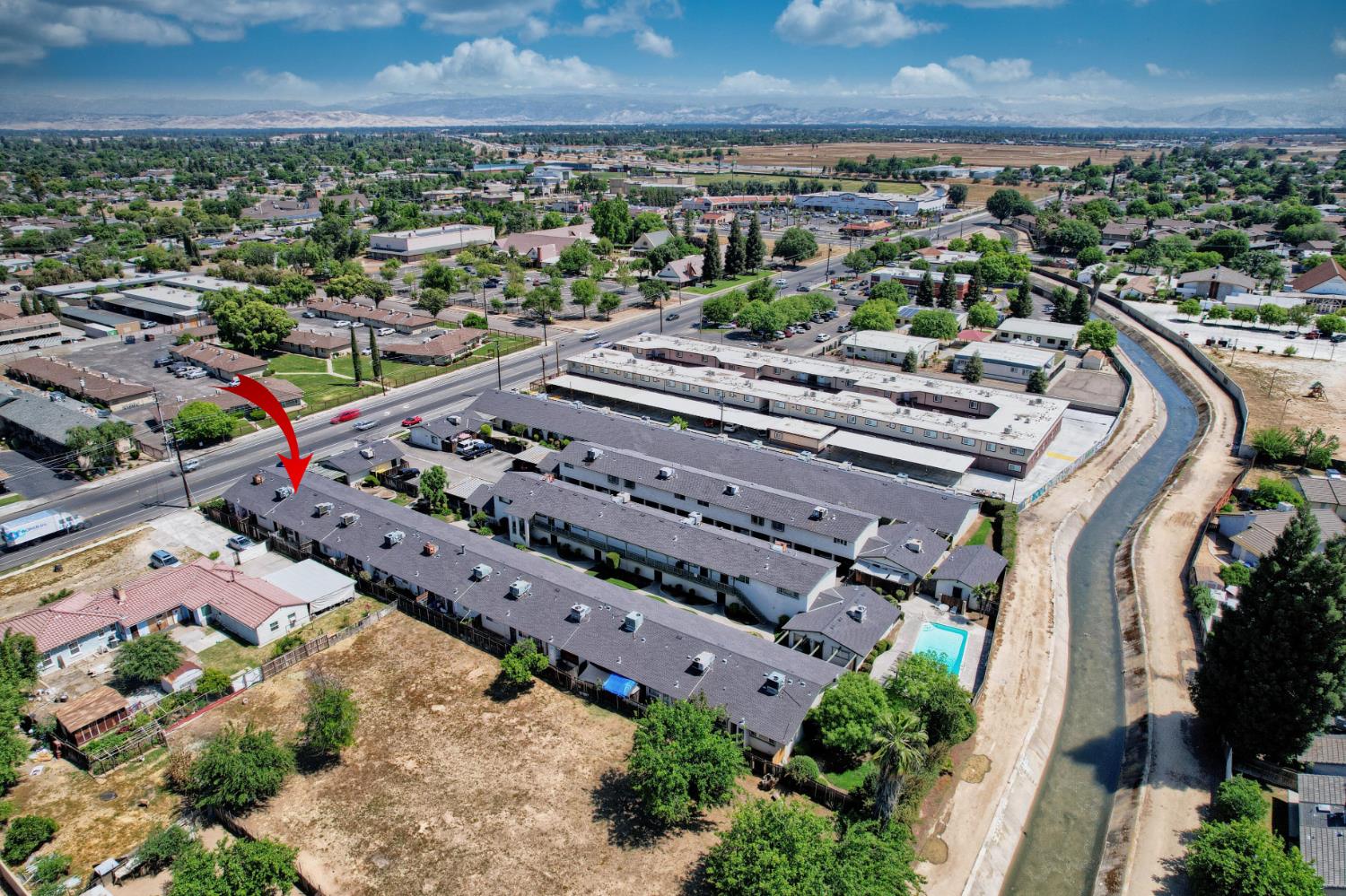 4002 E Dakota Ave, Fresno, CA 93726