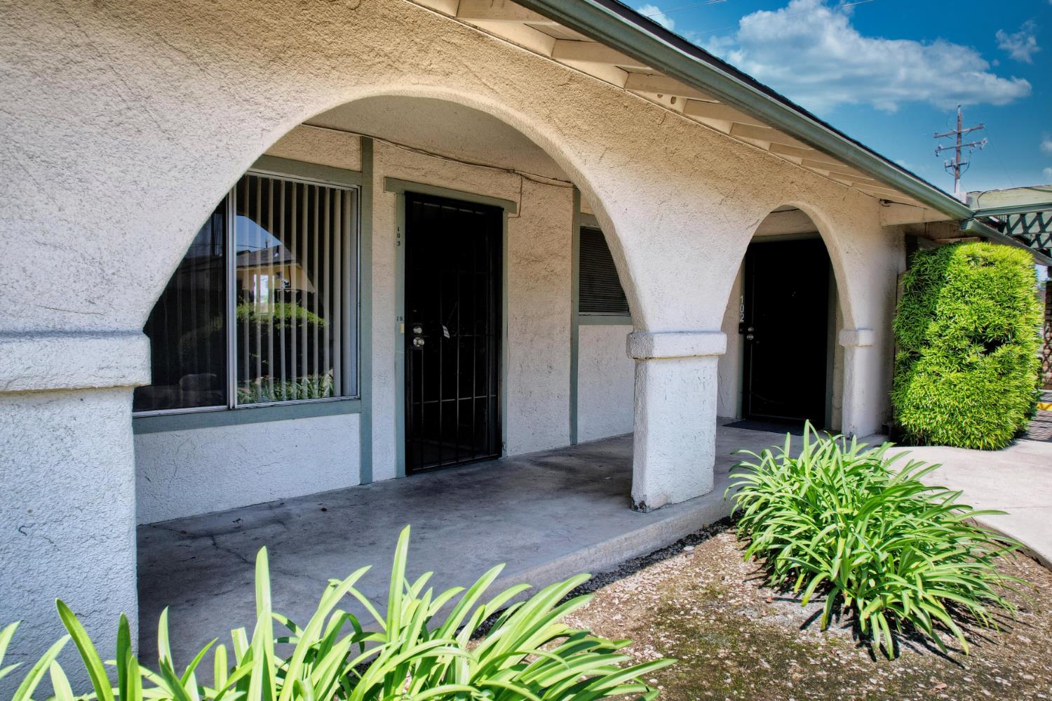 4002 E Dakota Ave, Fresno, CA 93726