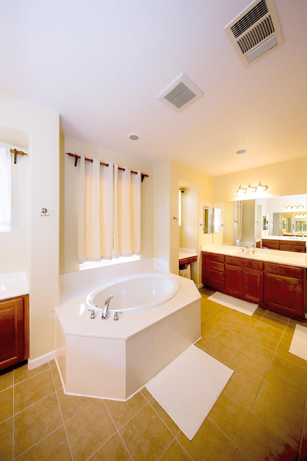 4076 St Remy Ct, Merced, CA 95348