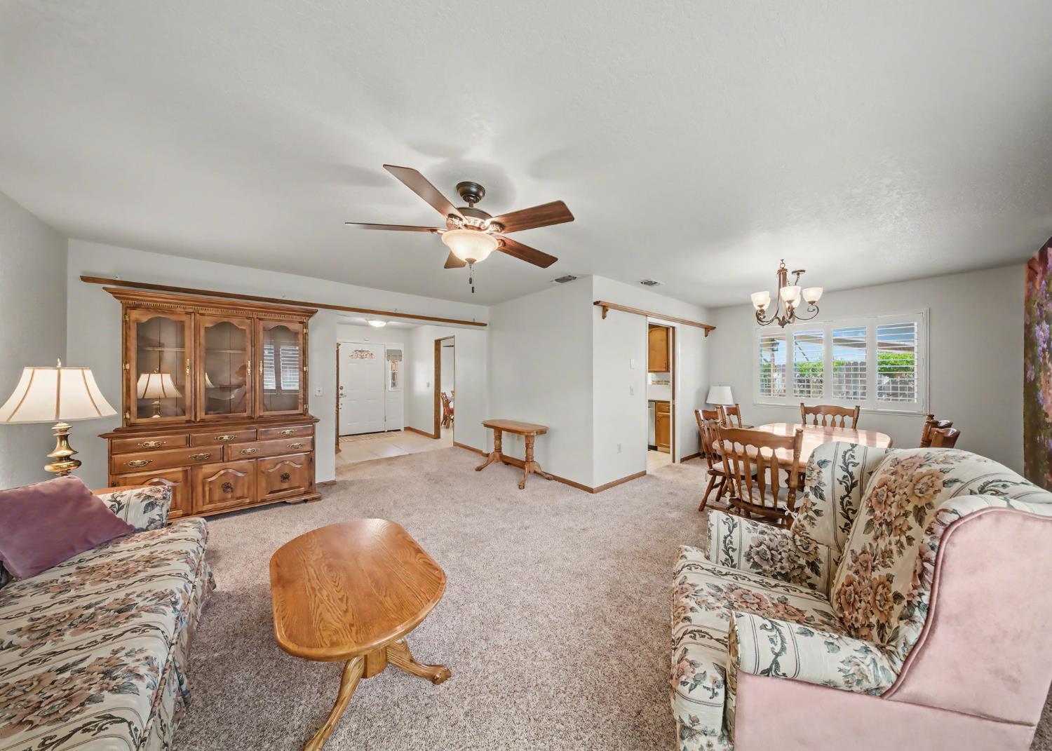 1252 Sterling Pl, Manteca, CA 95336