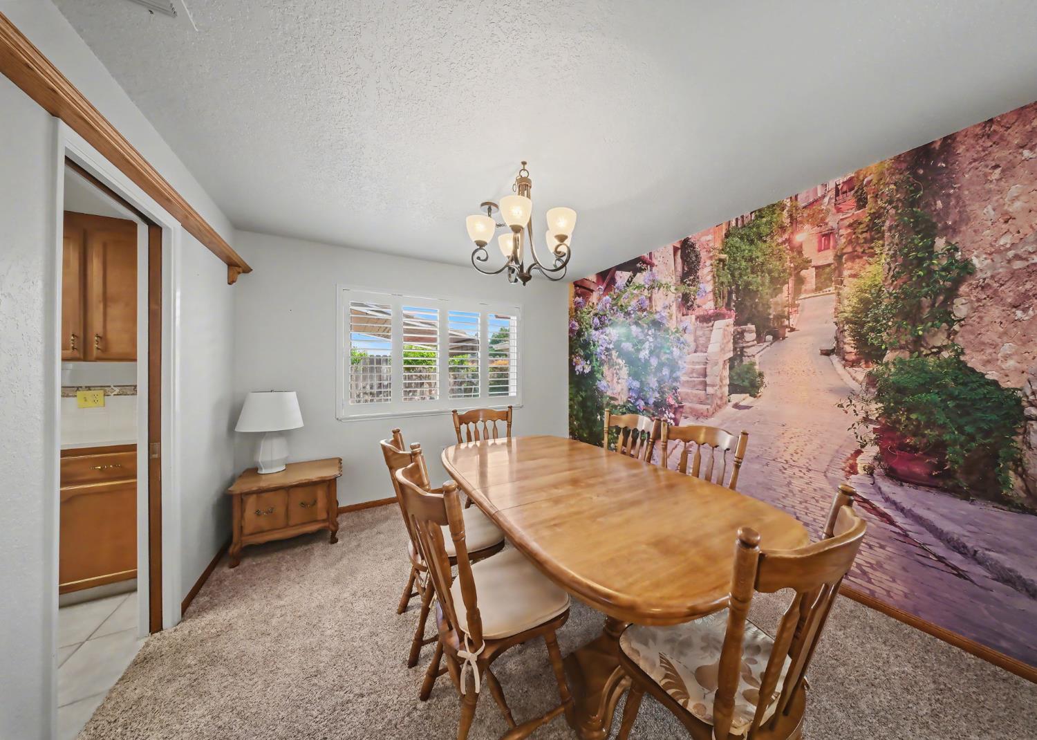 1252 Sterling Pl, Manteca, CA 95336