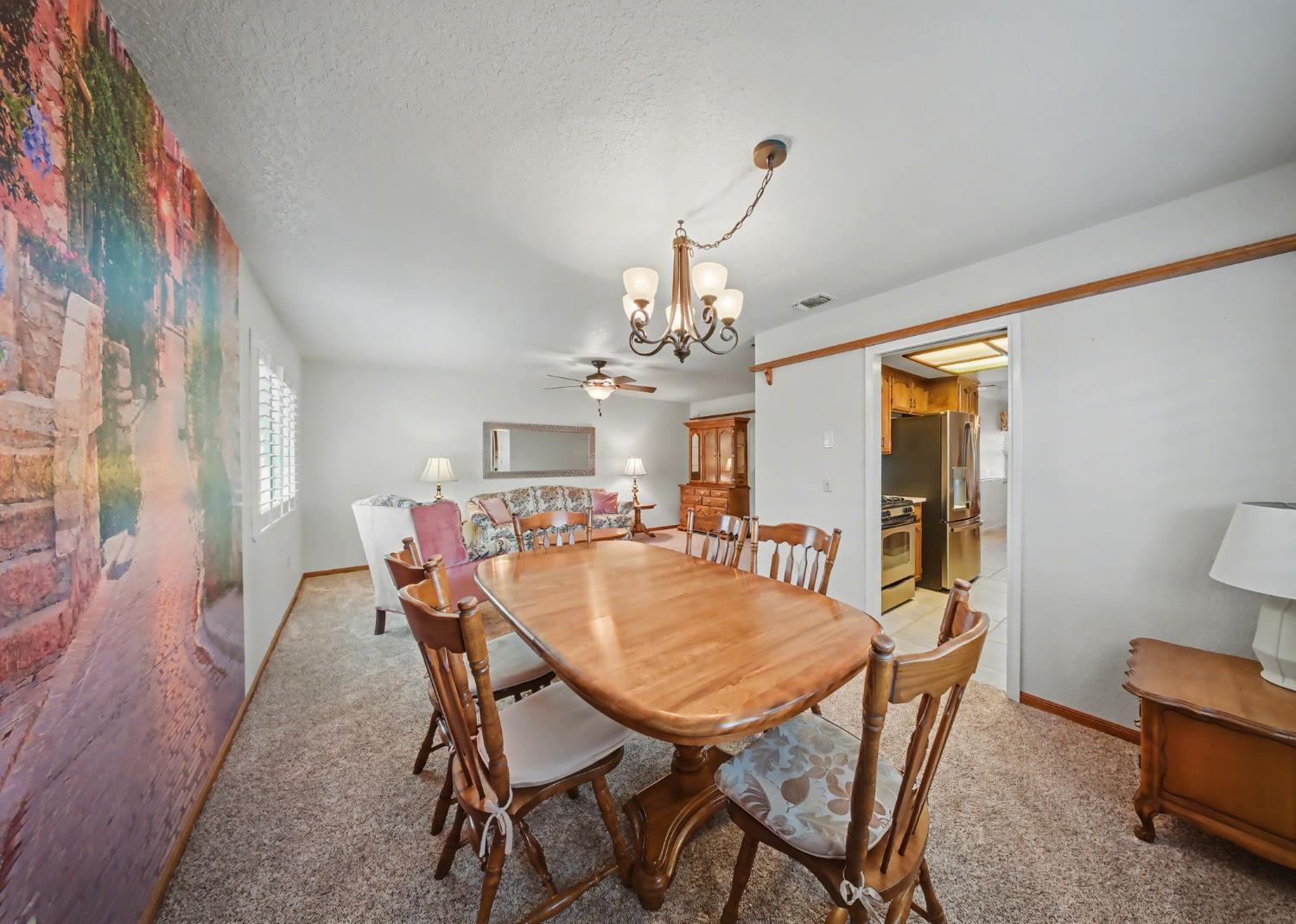 1252 Sterling Pl, Manteca, CA 95336