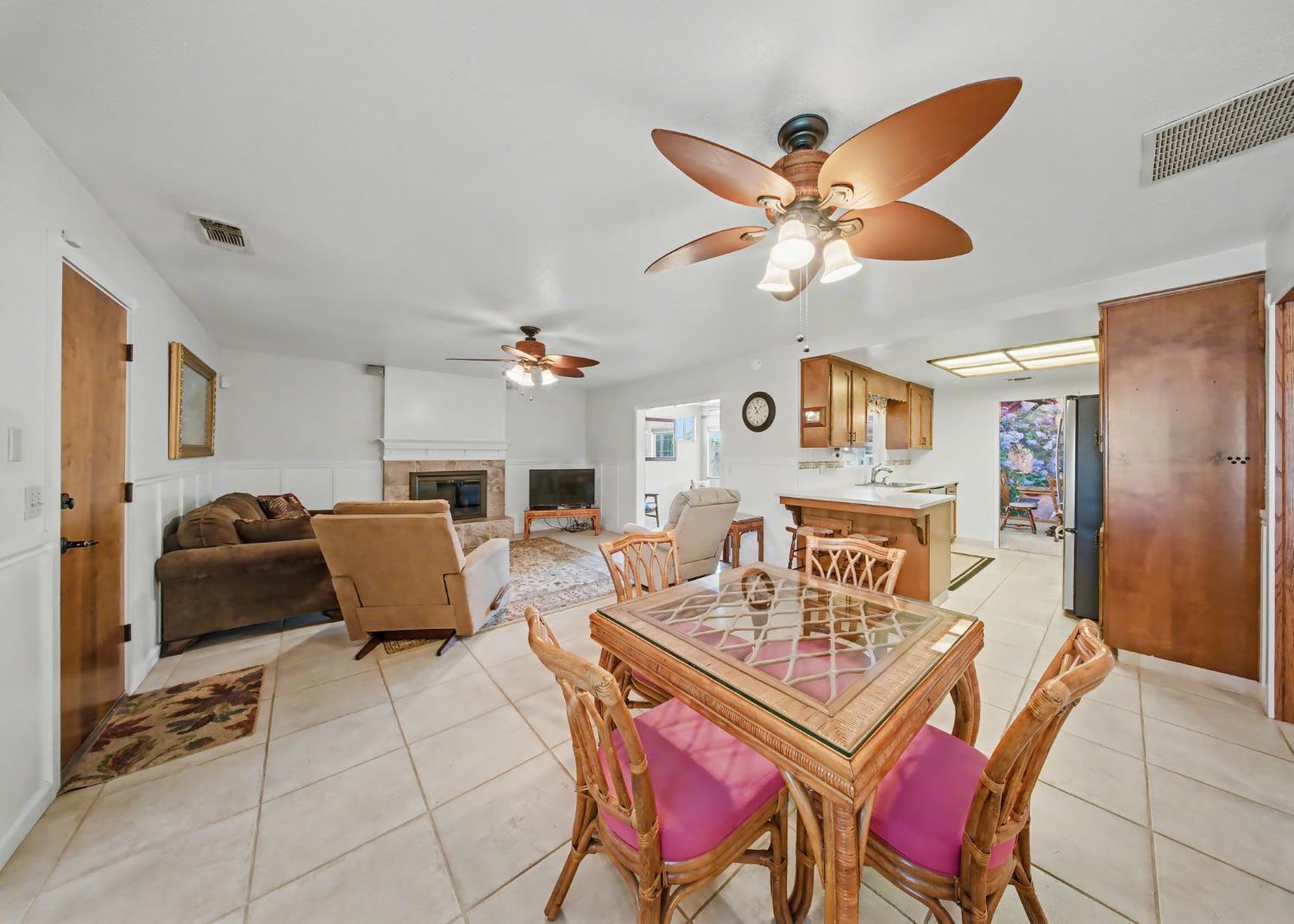 1252 Sterling Pl, Manteca, CA 95336