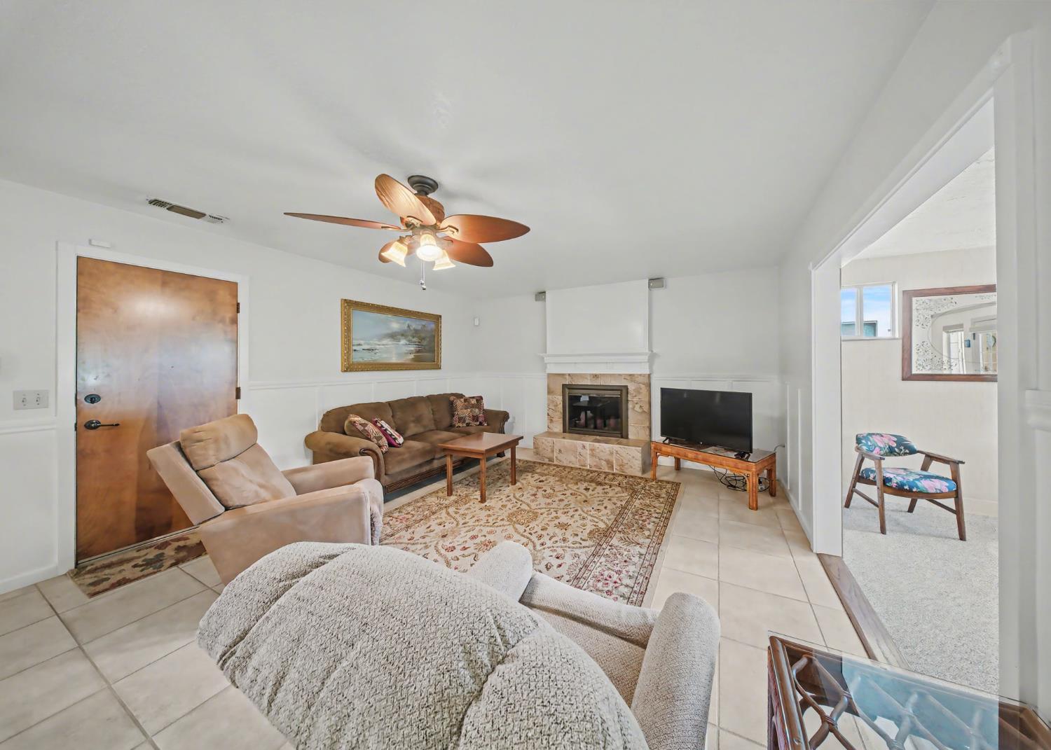 1252 Sterling Pl, Manteca, CA 95336