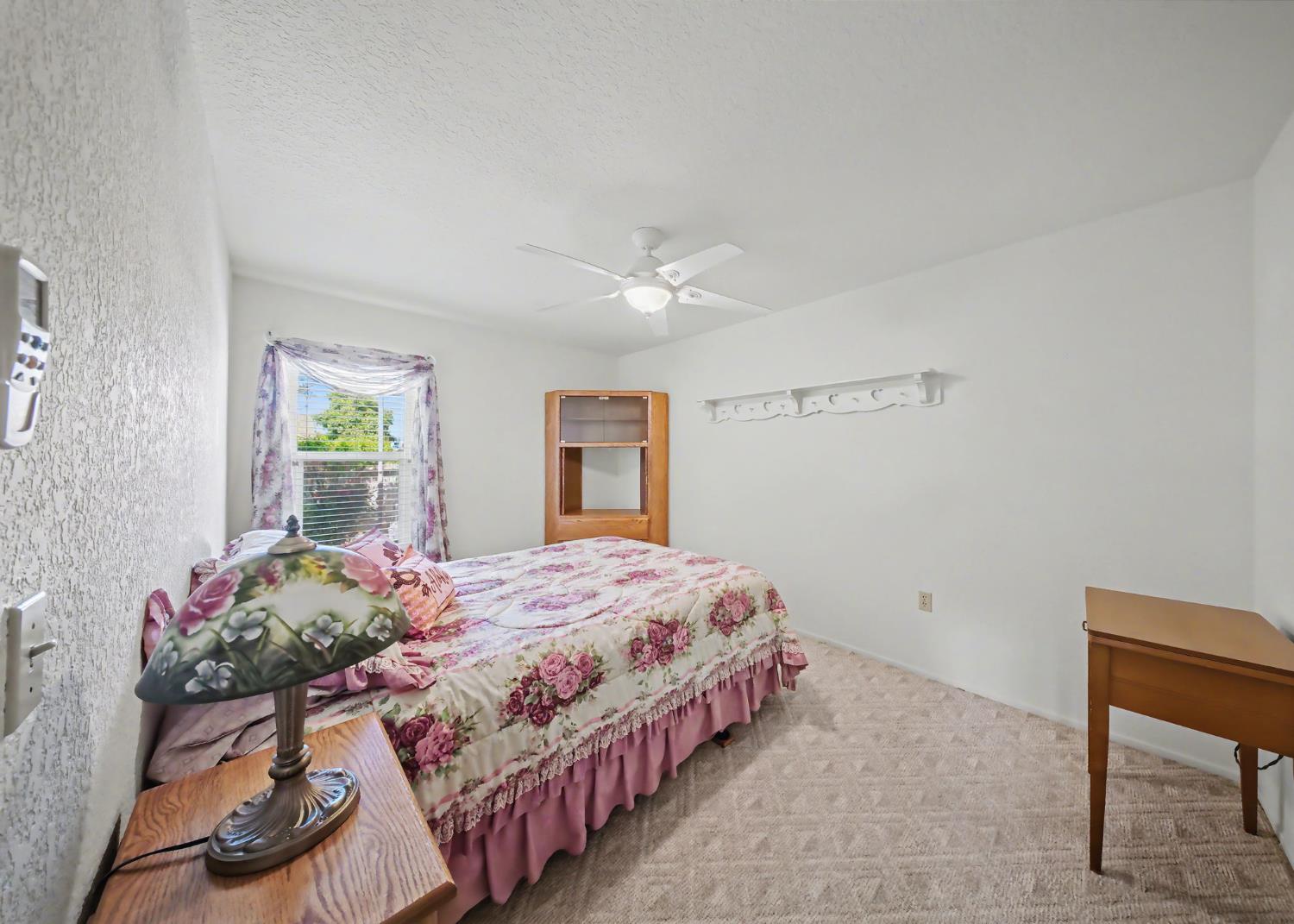 1252 Sterling Pl, Manteca, CA 95336