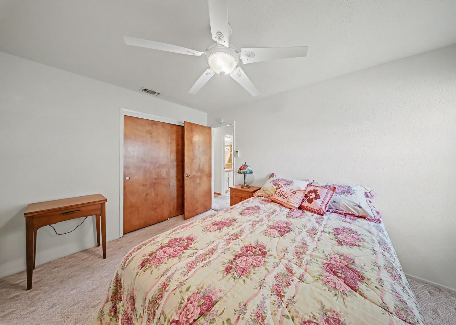 1252 Sterling Pl, Manteca, CA 95336