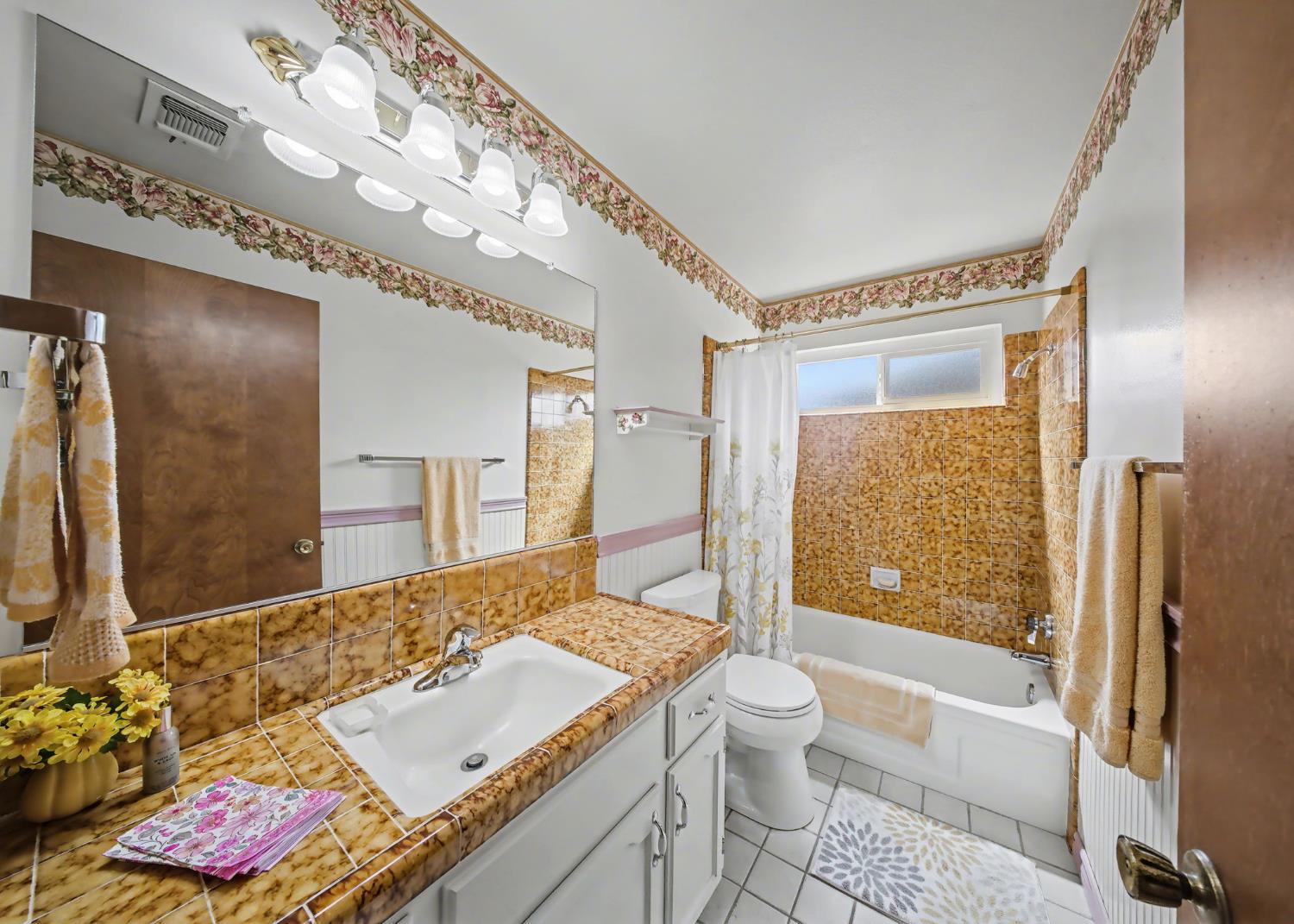 1252 Sterling Pl, Manteca, CA 95336