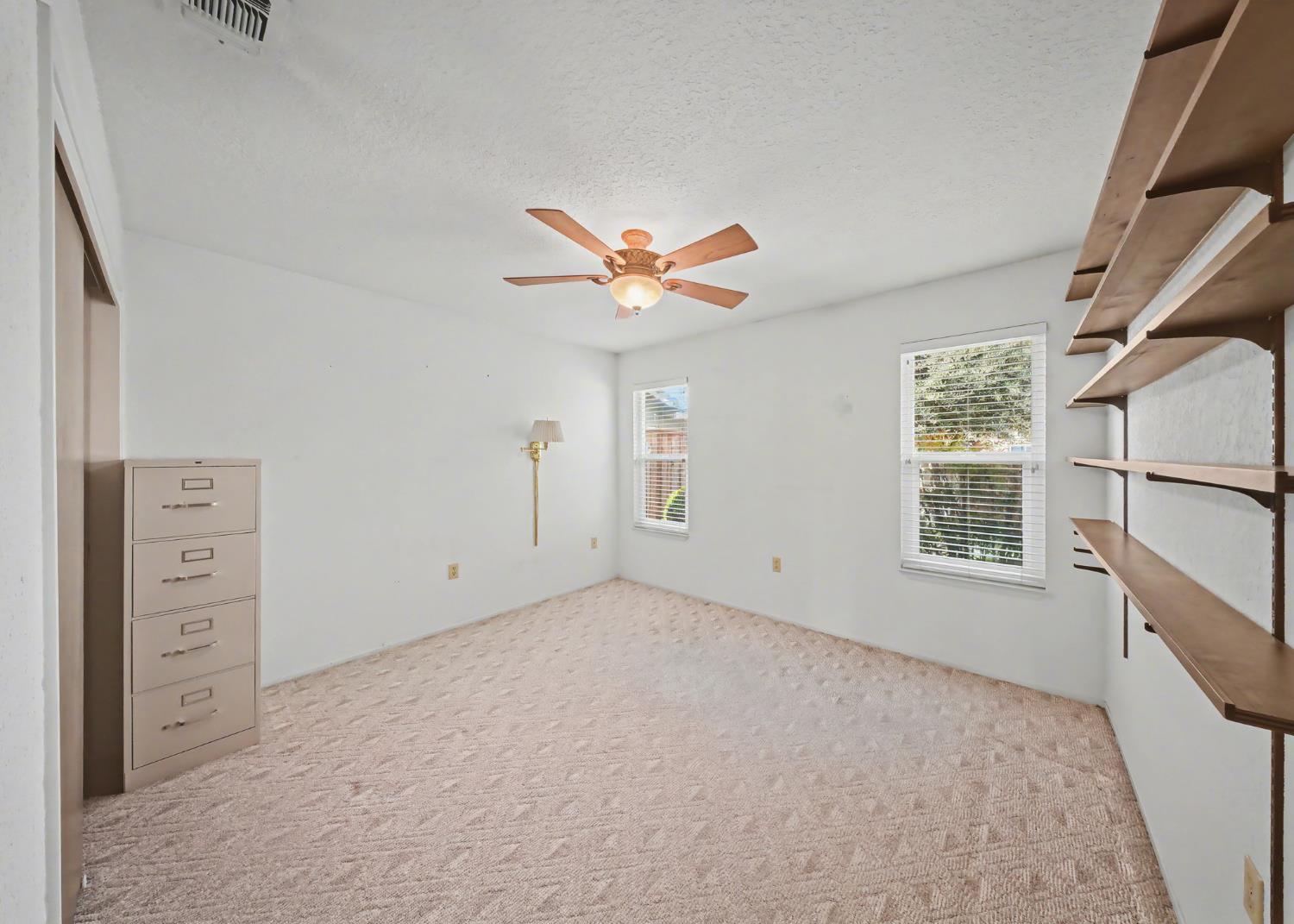 1252 Sterling Pl, Manteca, CA 95336