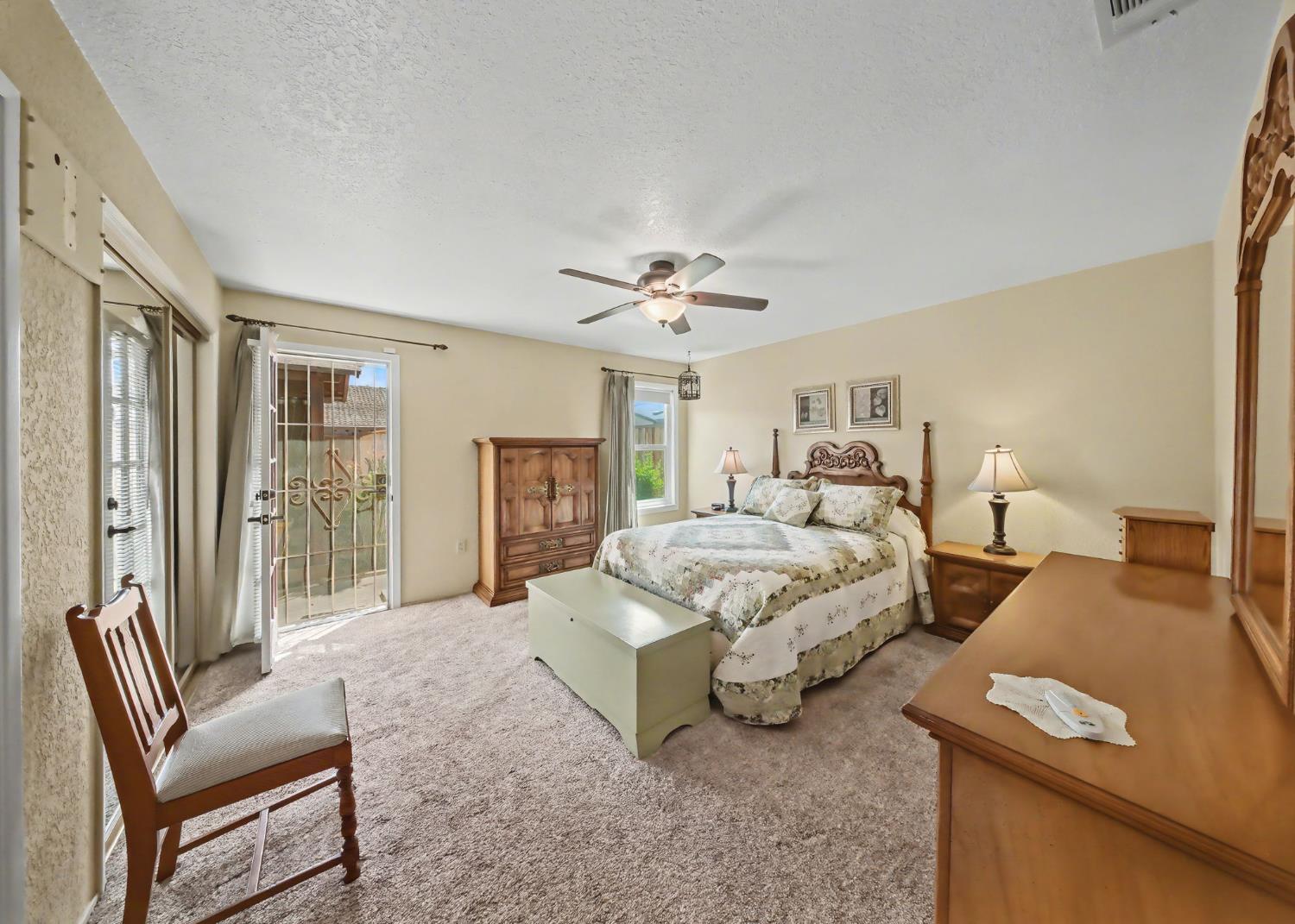 1252 Sterling Pl, Manteca, CA 95336