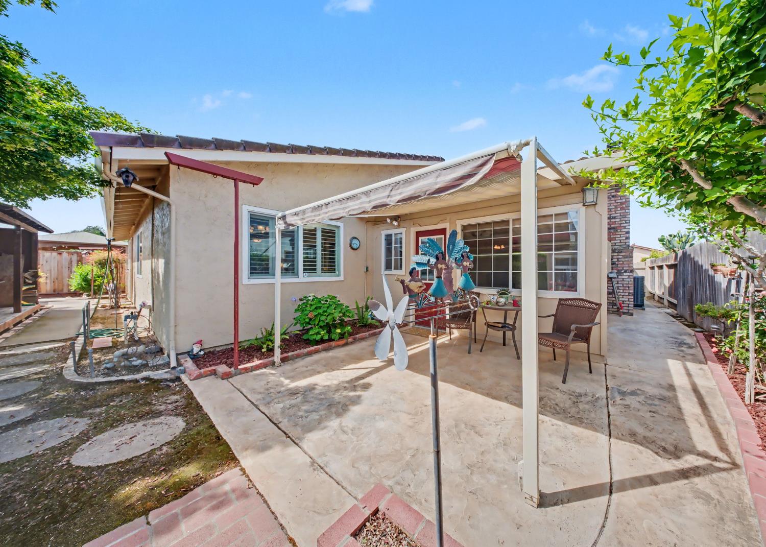 1252 Sterling Pl, Manteca, CA 95336