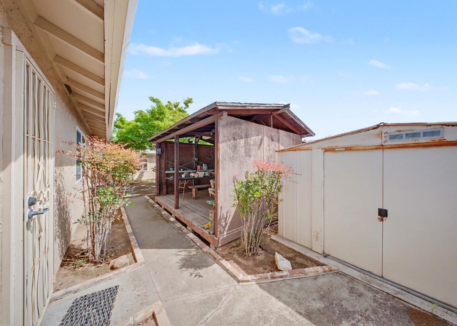 1252 Sterling Pl, Manteca, CA 95336