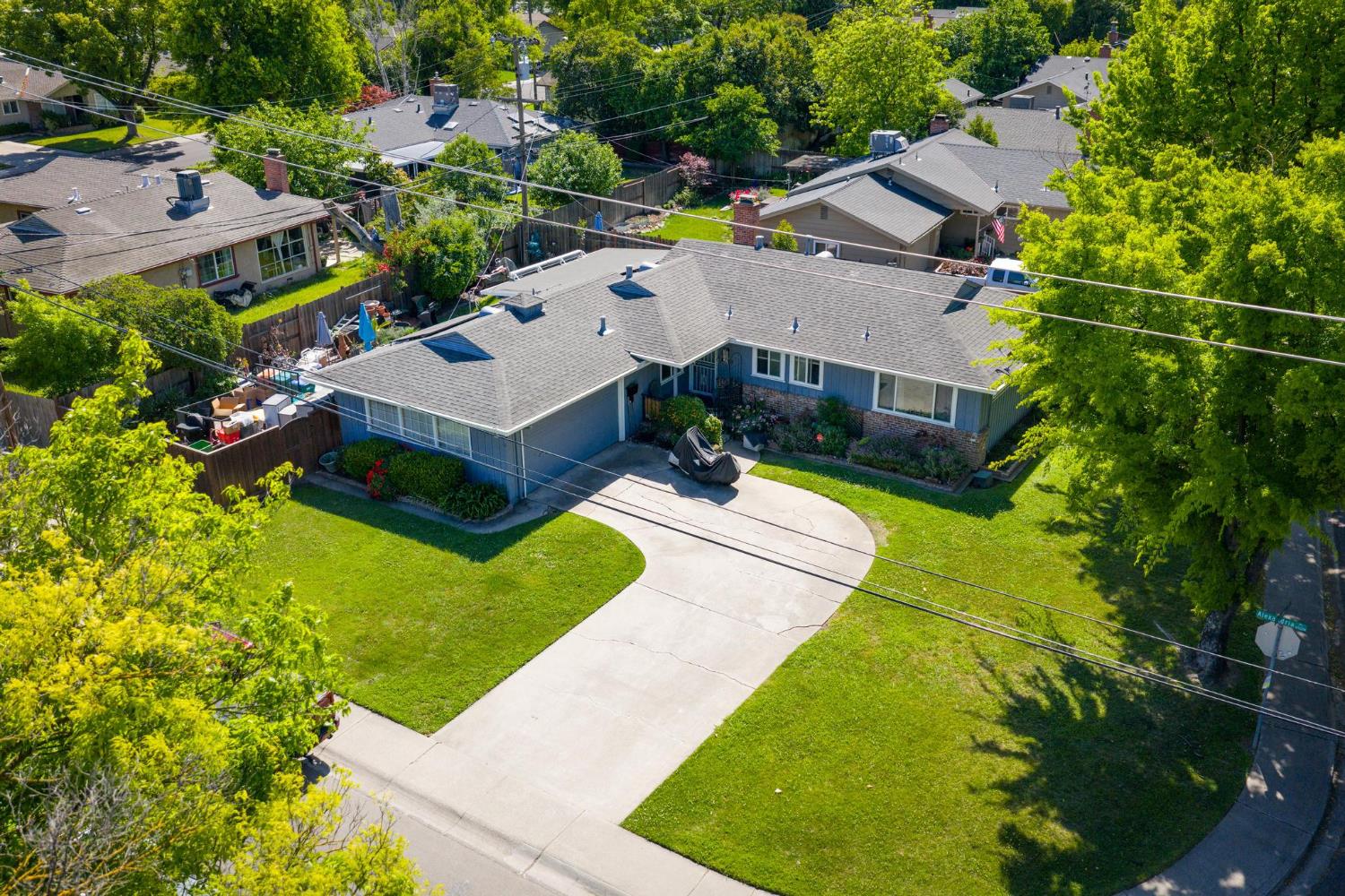 6505 N Alexandria Pl, Manteca, CA 95207