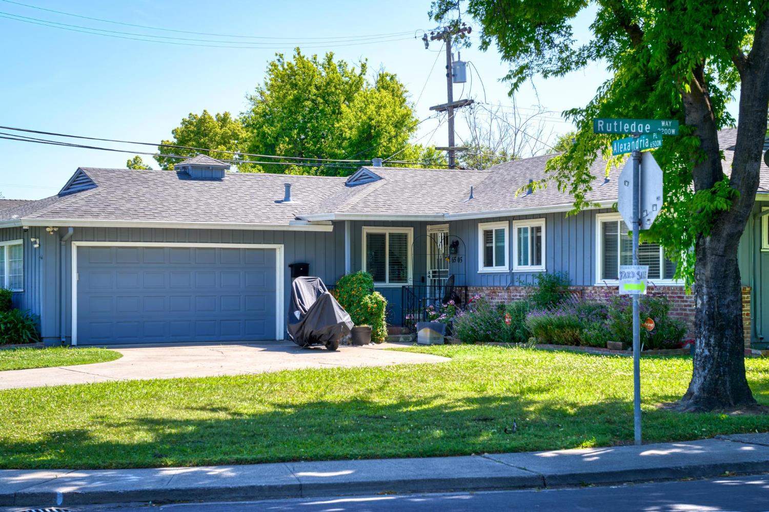 6505 N Alexandria Pl, Manteca, CA 95207