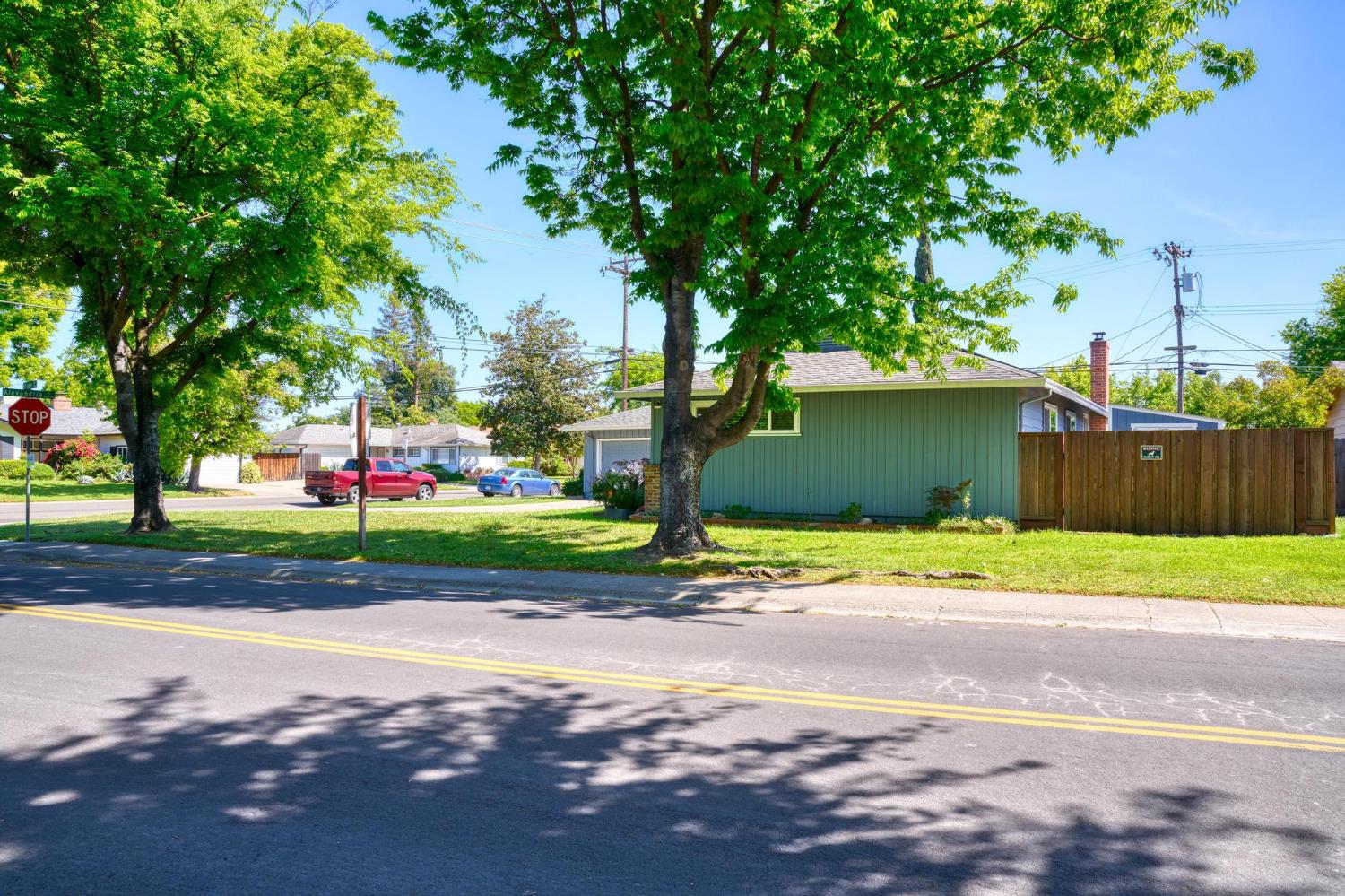 6505 N Alexandria Pl, Manteca, CA 95207