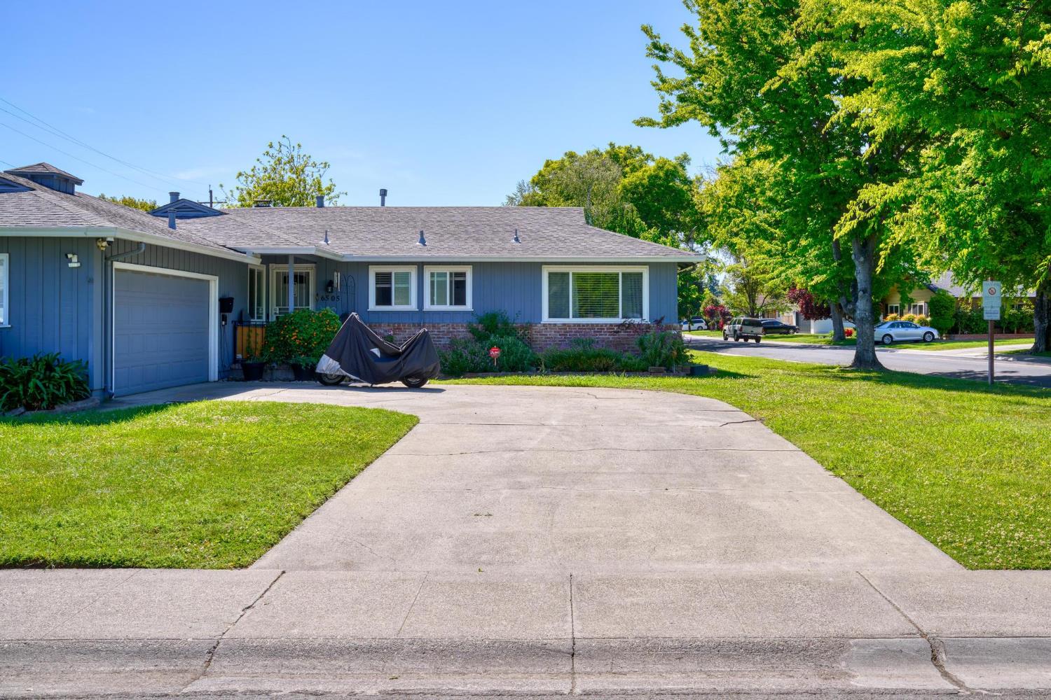 6505 N Alexandria Pl, Manteca, CA 95207