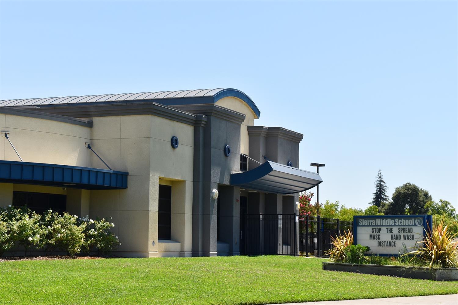 6505 N Alexandria Pl, Manteca, CA 95207