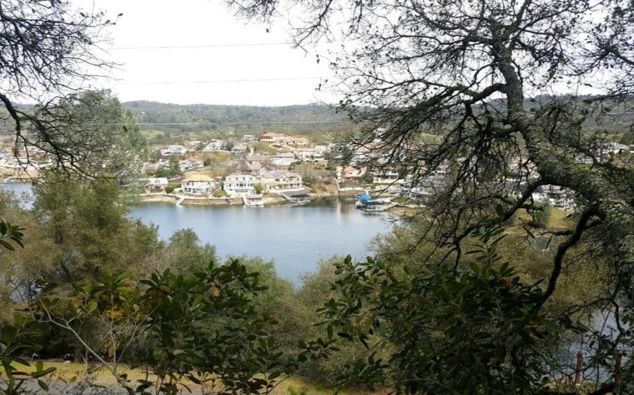 4740 Lakeshore Dr, Copperopolis, CA 95228