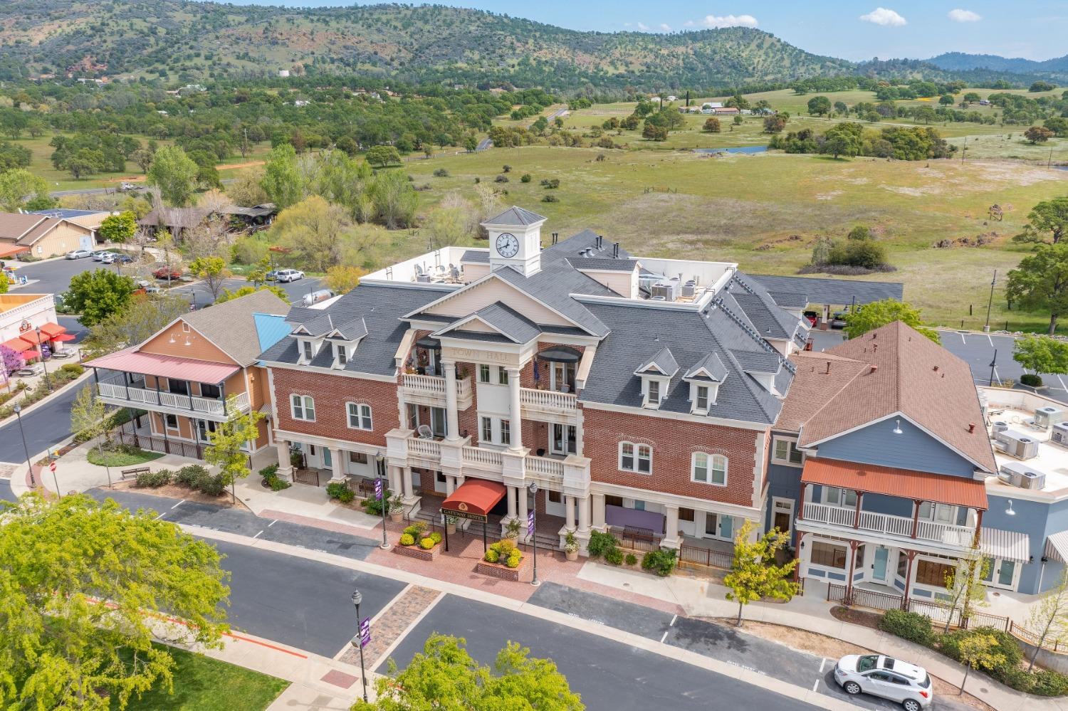 4740 Lakeshore Dr, Copperopolis, CA 95228